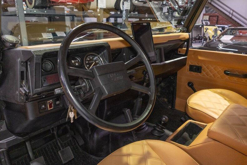 1987 Land Rover Defender