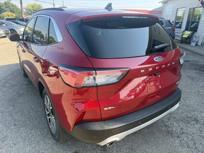 2020 Ford Escape SEL