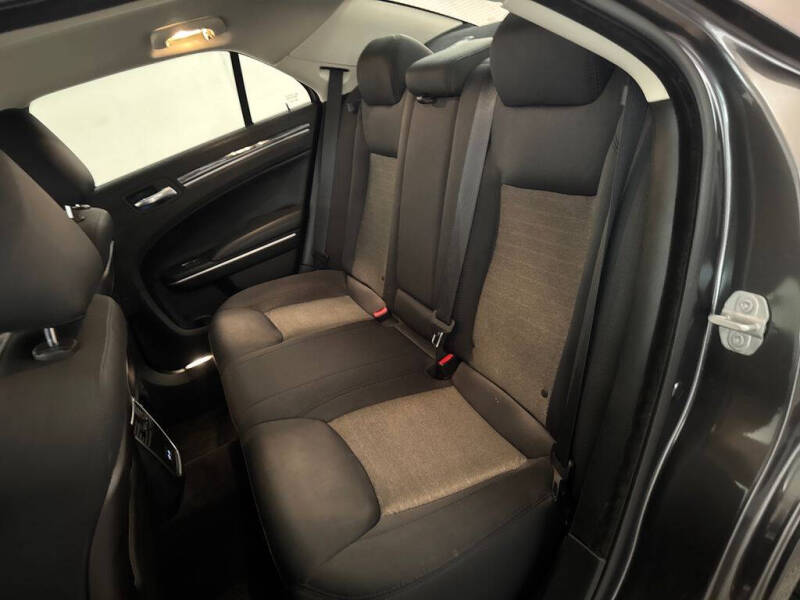 2018 Chrysler 300 Touring