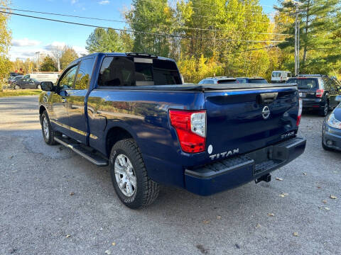 2017 Nissan Titan SV