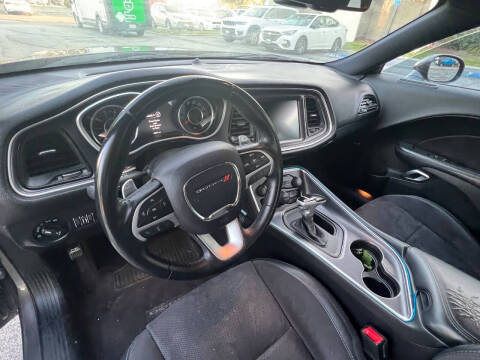 2016 Dodge Challenger 392 HEMI Scat Pack Shaker