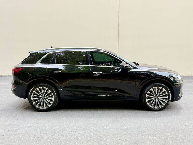 2019 Audi e-tron quattro Prestige