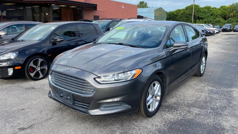 2014 Ford Fusion SE