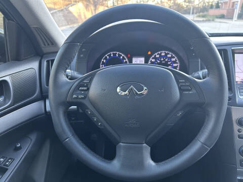 2015 Infiniti Q40