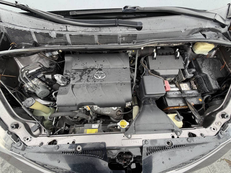 2016 Toyota Sienna SE Premium 8-Passenger