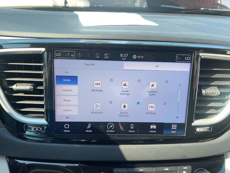 2024 Chrysler Pacifica Touring L