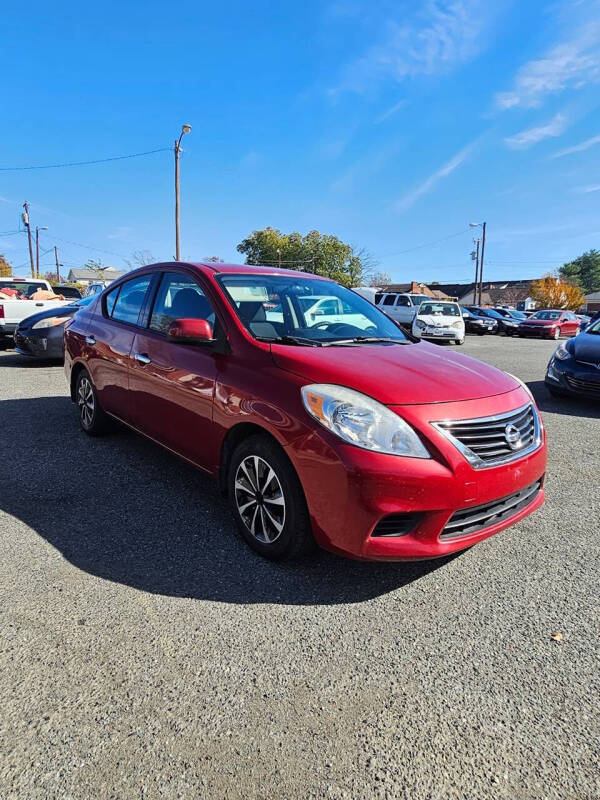 2014 Nissan Versa 1.6 SV