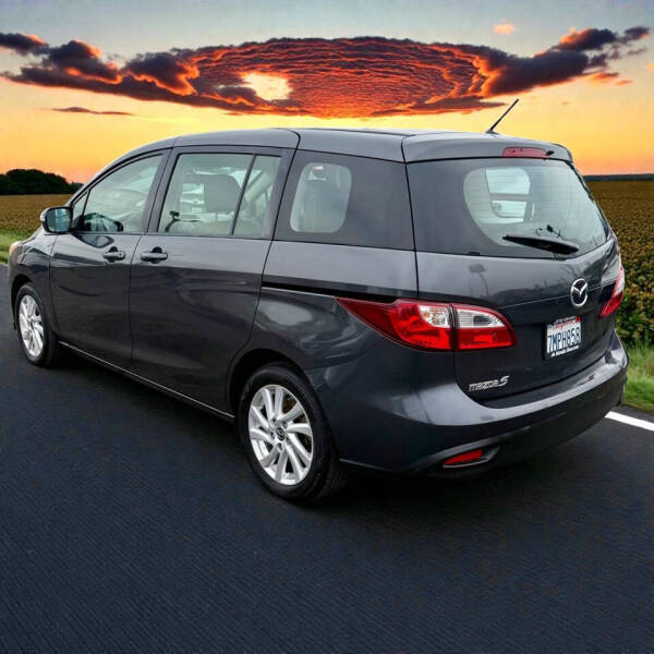 2014 Mazda MAZDA5 Sport