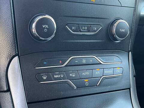 2020 Ford Edge SE