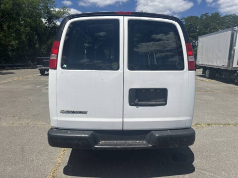 2018 Chevrolet Express 2500