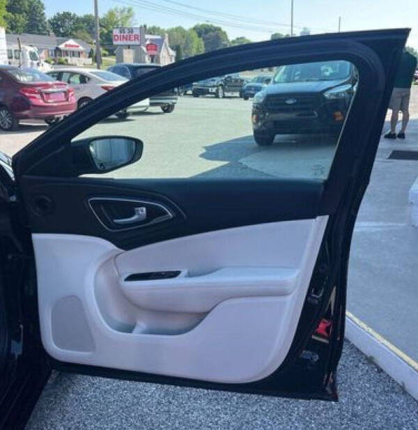 2016 Chrysler 200