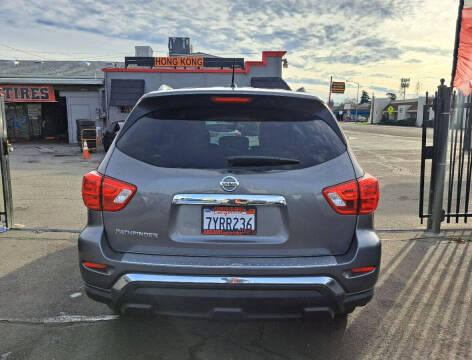 2017 Nissan Pathfinder S