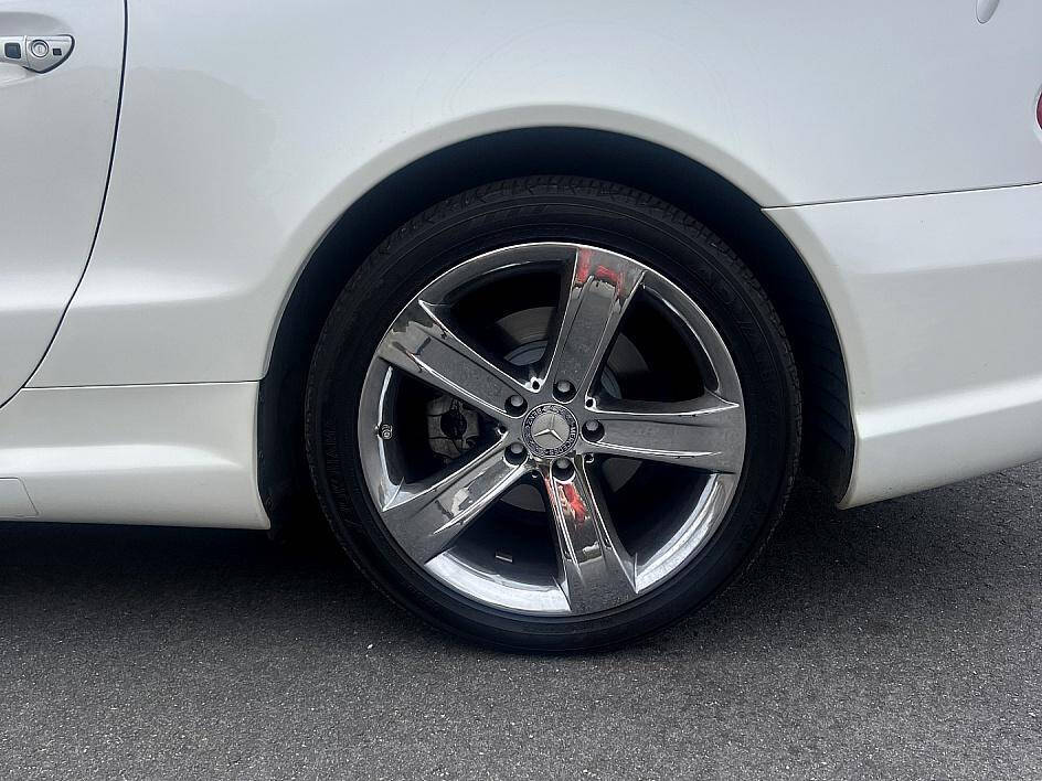 Mercedes-BenzSL-Class24