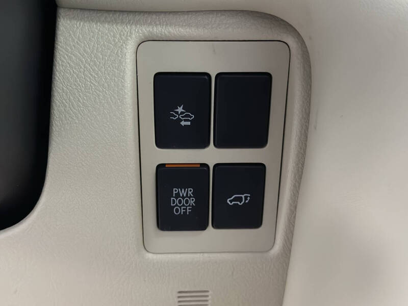 2018 Lexus LX 570 Two-Row