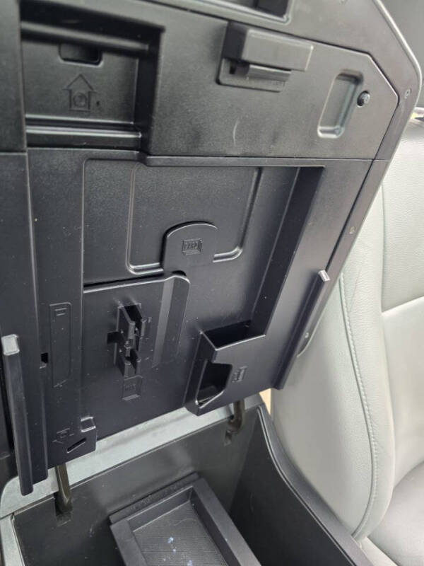 2011 Toyota Sequoia SR5