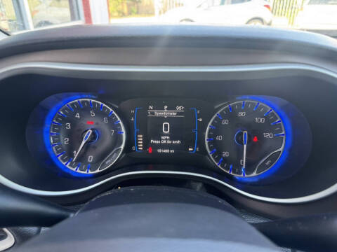 2017 Chrysler Pacifica Touring-L