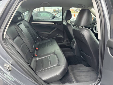 2014 Volkswagen Passat 1.8T Wolfsburg Edition PZEV