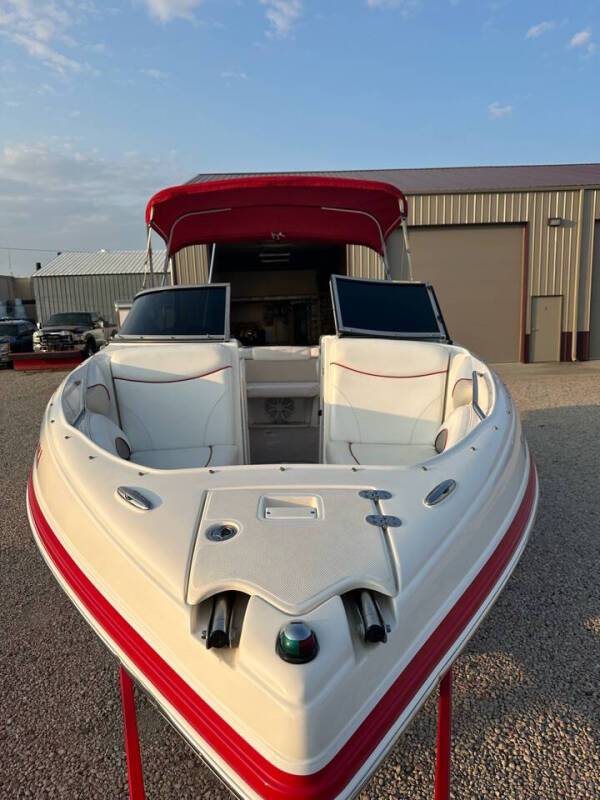 2006 Rinker 246BR