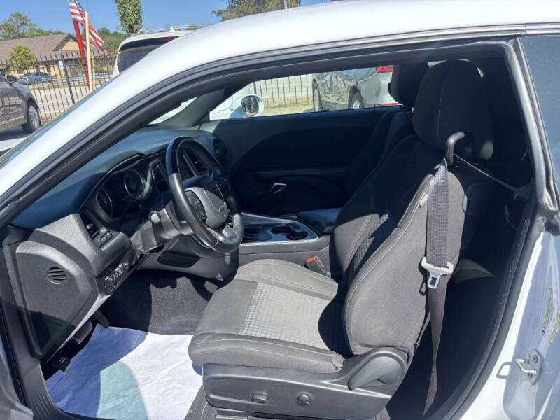 2022 Dodge Challenger SXT