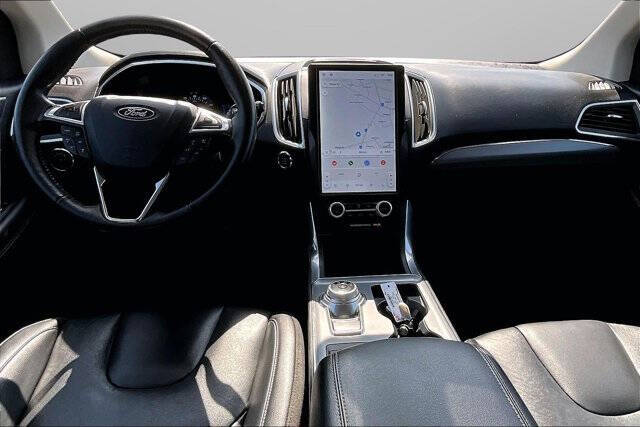 2021 Ford Edge Titanium