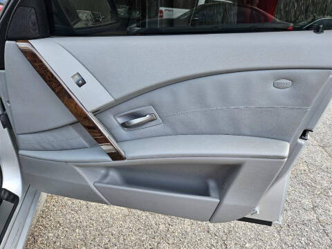 2004 BMW 5 Series 525i