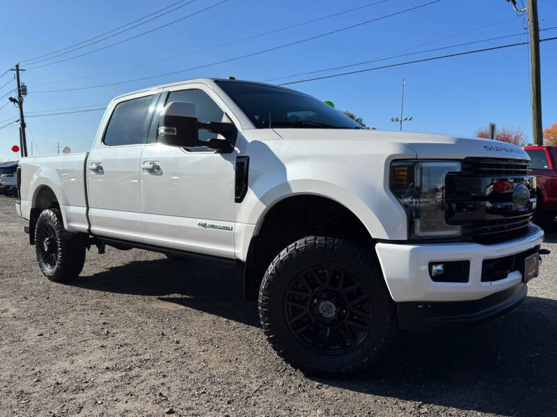 2017 Ford F-350 Super Duty Lariat photo 4