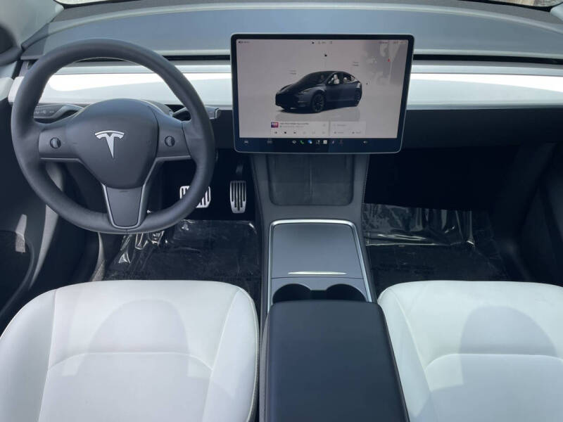 2024 Tesla Model Y Long Range