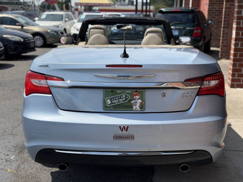 2013 Chrysler 200 Limited