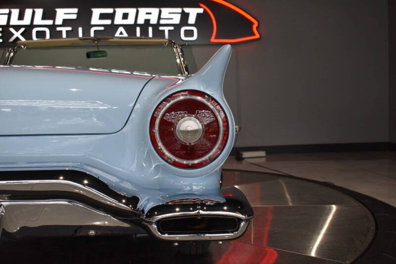 1957 Ford Thunderbird