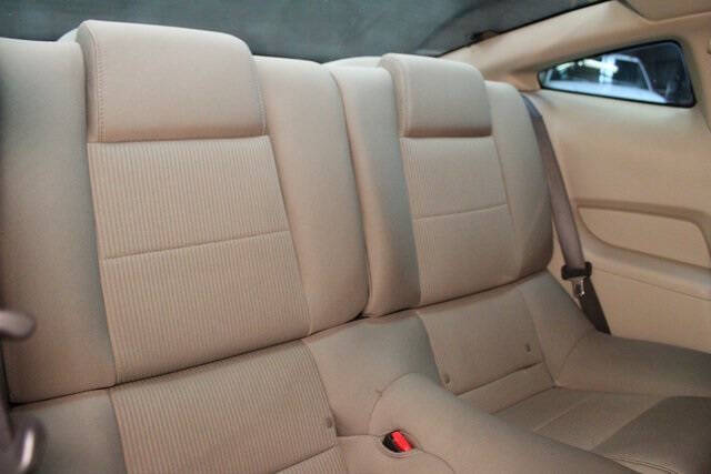 2010 Ford Mustang V6