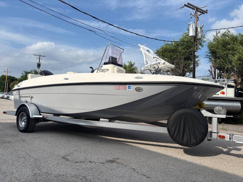 2019 Bayliner Element F18