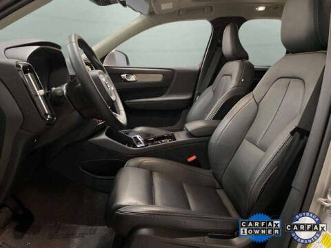 2025 Volvo XC40 B5 Plus Bright Theme