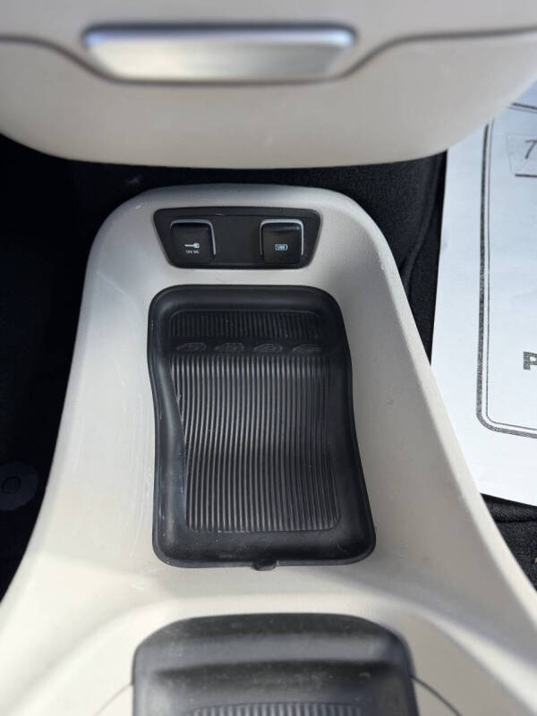 2017 Chrysler Pacifica Hybrid Platinum