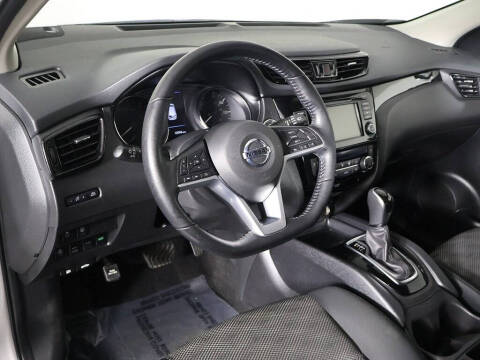 2022 Nissan Rogue Sport SV