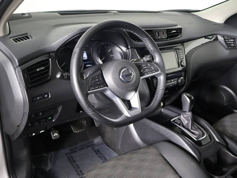 2022 Nissan Rogue Sport SV