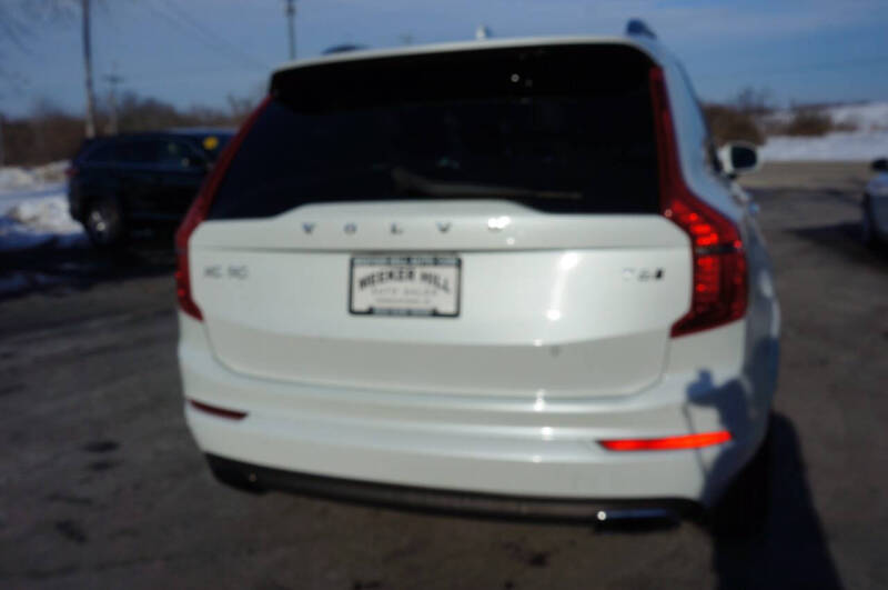 2016 Volvo XC90 T6 Momentum