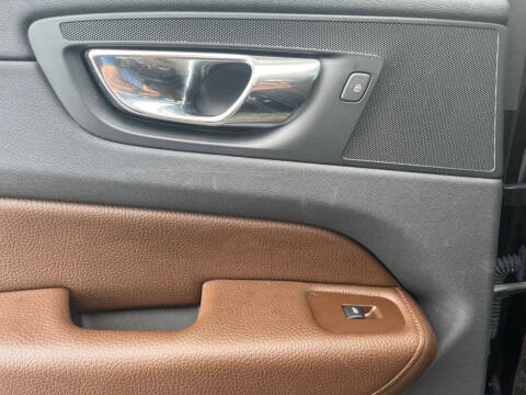 2018 Volvo XC60 T5 Momentum