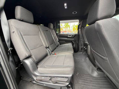 2023 Chevrolet Suburban LS