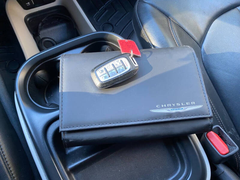 2017 Chrysler Pacifica Touring-L