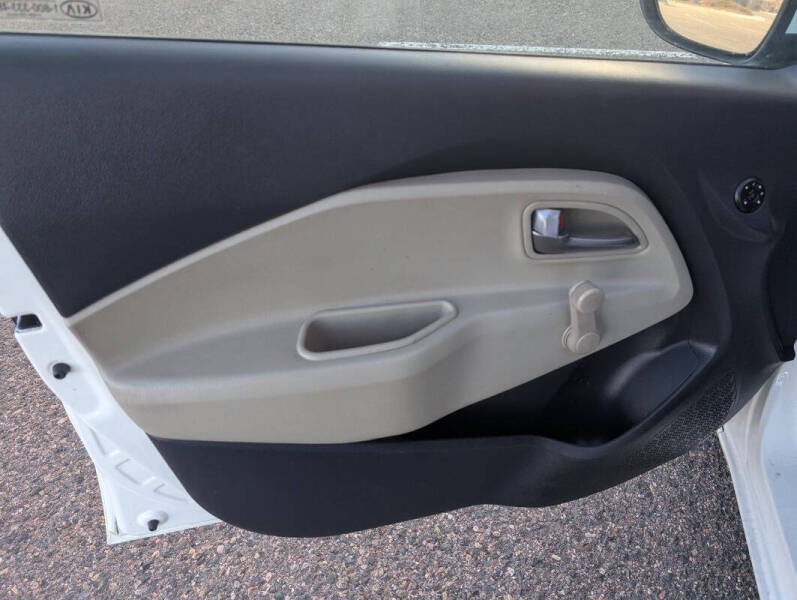 2013 Kia Rio 5-Door LX