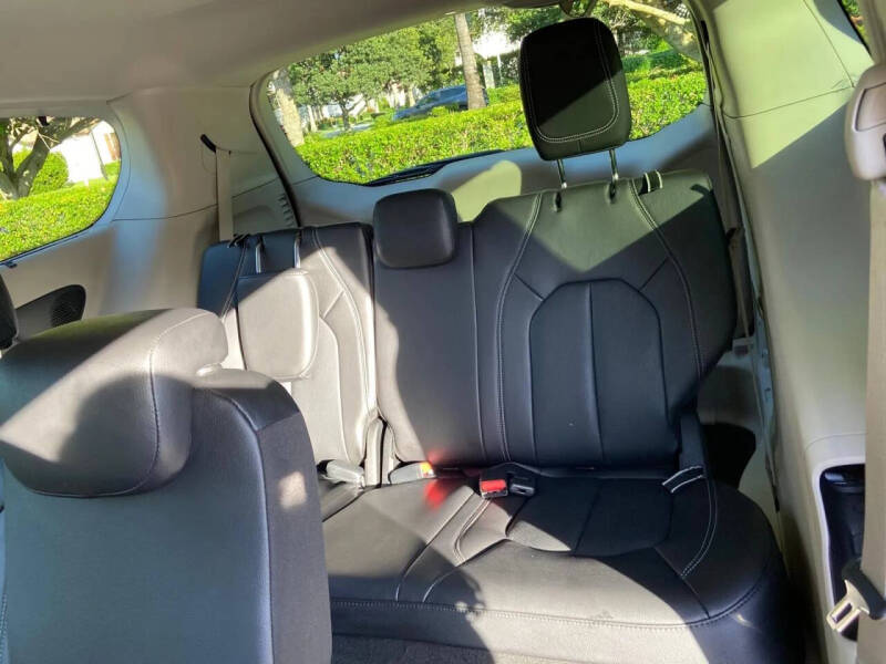 2022 Chrysler Pacifica Touring L