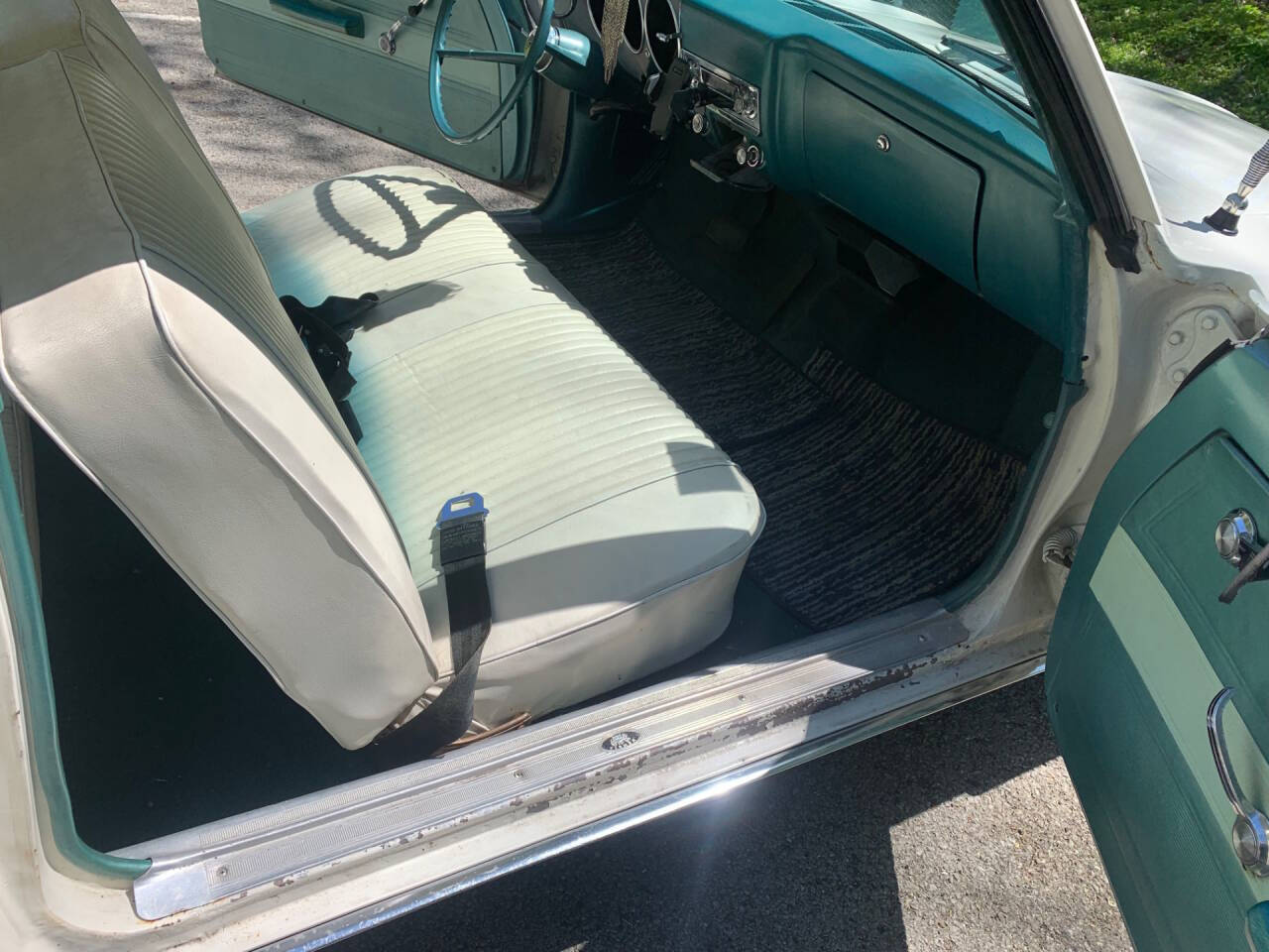 1965 Chevrolet Corvair 500 22