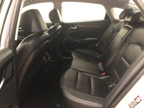 2017 Kia Cadenza Premium