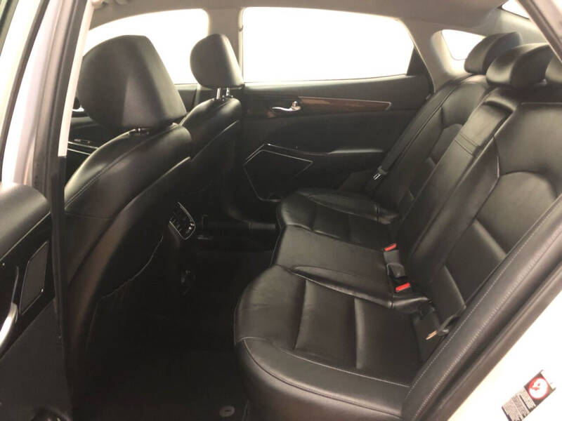 2017 Kia Cadenza Premium