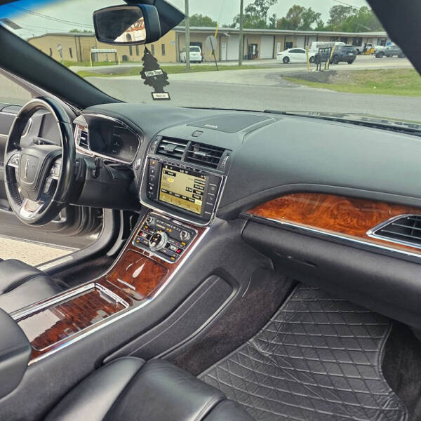 2017 Lincoln Continental Select