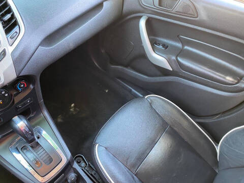 2011 Ford Fiesta SES