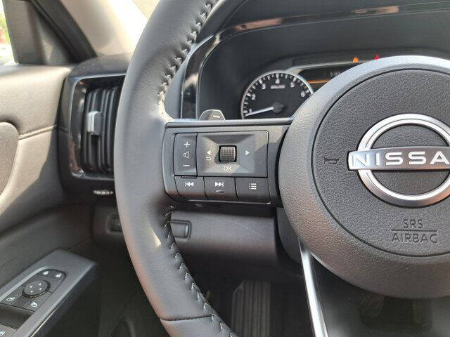 2024 Nissan Pathfinder SV