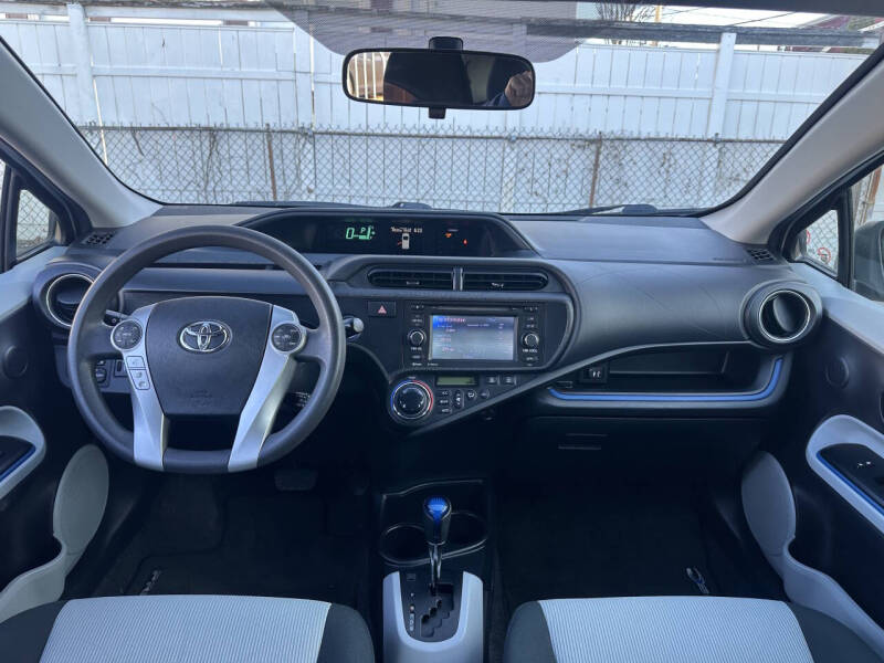 2013 Toyota Prius c Three - Photo 19