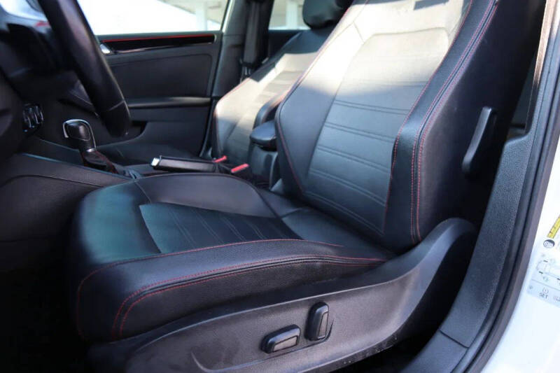 2017 Volkswagen Jetta 2.0T GLI