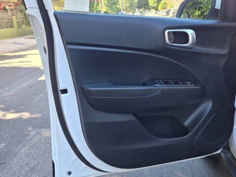 2022 Hyundai Venue SE